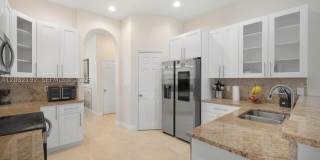 1956 SW Beekman St Gallery 3