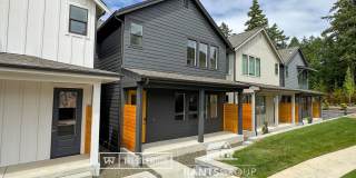 Modern Home in Trestlewood – Where Comfort Meets Community! Gallery 1