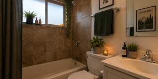 *AVAILABLE NOW* 3 Bedroom in Martin Acres, Huge Yard Gallery 12