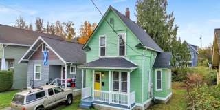 4 Bedroom, 1 Bathroom Home in the York Neighborhood for Rent! Gallery 41