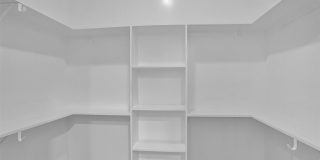 705 E Hanna Street Gallery 13