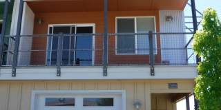 Chic artist-style lofts home with 3 bed 2.5 bath near Boise Greenbelt. Gallery 1
