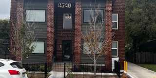 2529 E Admiral Pl - D Gallery 22