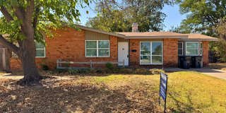 3 Bed 2 Bath With Two Living Areas In University Park 3 Bed 2 Bath With Two Living Areas In University Park Gallery 1