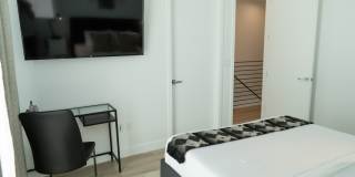 4831 Riverton Ave Gallery 39