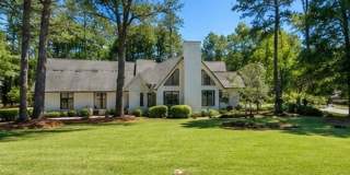 Luxury Lake Community Retreat | 6 Bedrooms with Sauna Gallery 1
