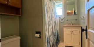 Fabulous Bankers Hill location 3 Bedroom Top-floor duplex unit Gallery 31