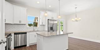 Beautifully Upgraded 3B/2.5B  Tuscan Village Townhome near Destin Harbor, Bay, and Beaches Gallery 28