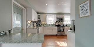 16 Robinson Street Gallery 1