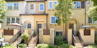 Beautiful 4 Bed, 3.5 Bath Townhouse Gallery 1