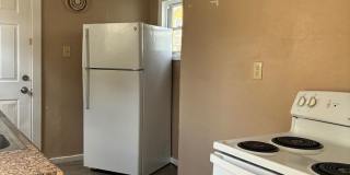 Charming 3 Bed Property at Prime Location Gallery 13