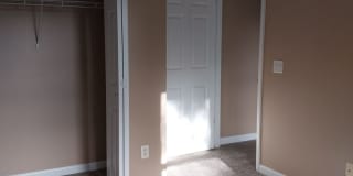 Cute townhome with 3 bd / 2.5 Bath Gallery 31