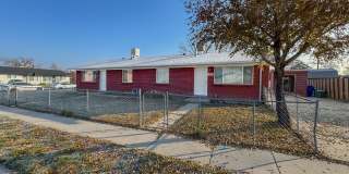 Charming Duplex with Prime Location in West Valley! Gallery 1