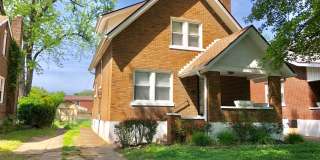 Beautiful 2 Bedroom/2 Bath South End Home Close to U of L Gallery 1