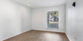 LSU 1 Bedroom UPDATED Condo for Lease Gallery 9
