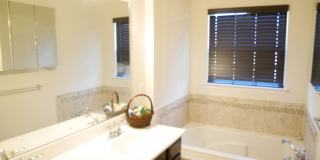 SPACIOUS 4 Bedroom Townhome-Owings Mills, MD Gallery 11