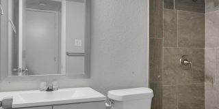 Glen Oaks Apartments Gallery 34