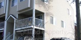 316 NE Whitman St Gallery 1