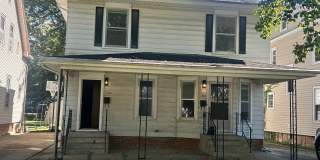 2 Bedroom Duplex 702 S. Glenwood Gallery 1