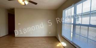 Cute 2 Bed Duplex Available Now - 2 bed, 2 bath, 1 car garage! Gallery 3