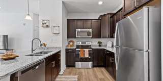 2104 HUDSON COURT Gallery 8