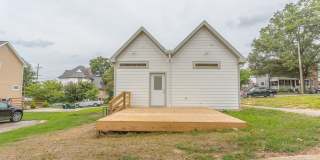 Remodeled 3 Bedroom Close to Downtown Gallery 13
