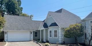 STYLISHLY UPDATED 3 BEDROOM CONDO IN LENNOX COURT Gallery 1