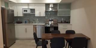 Seasonal-Beautifully renovated top floor 2/2 condo downtown Sarasota. Gallery 5