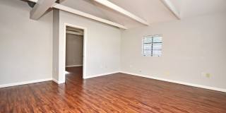 2 Bedroom, 1 Bath -  Colonial Town Gallery 8