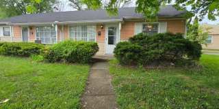 Two Bedroom Duplex IN Lawrence Township Located Near 56th St and Franklin Rd Gallery 1