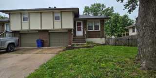 2 Bedroom Duplex with Finished Basement & 1-Car Garage 2 Bedroom Duplex with Finished Basement & 1-Car Garage Gallery 1
