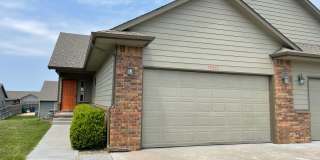 Stunning Townhome in East Wichita-This is a Must See! Gallery 1