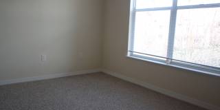 RIVERVIEW: 2 bed/1 bath, 3rd floor Condo Gallery 9