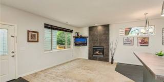 A Modern In-city Style with Comfort of the Suburbs Single Family Detached Condo Gallery 10