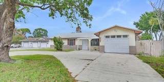 325 NW Rebecca Avenue Gallery 1