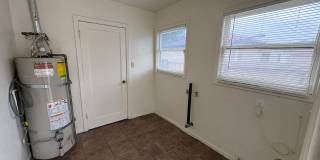 Charming 3 Bedroom, 1 Bath Near Down Town! Gallery 26