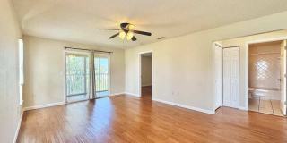 1915 Schlotter Circle - 206 Gallery 15
