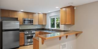 Spacious Greenwood Townhome - New Paint, Carpet and Water Heater!! Gallery 6