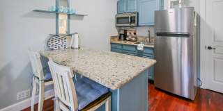 Parkside Suite: Fully Furnished Modern Studio in the Heart of Jacksonville $300 Utility Fee Gallery 20