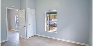 Convenient Home near Downtown's Heart Gallery 8