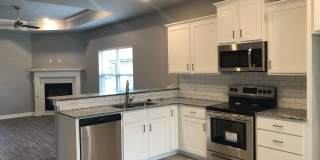 BEAUTIFUL BENTONVILLE HOME - LARGE FENCED IN YARD - GREAT LOCATION Gallery 15
