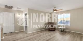 Beautiful Large Furnished Home w/A Pool Gallery 18