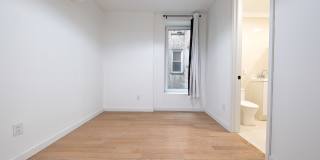 Ditmas Park Gallery 17