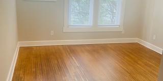 Newley Renovated 4BR - 2BA - South Campus! Gallery 18