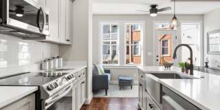Newly Renovated Rowhome in Capitol Hill 4BR 3Bath Gallery 11