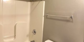 Spacious 3 bed/2 bath - walk to campus! Gallery 16