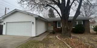 3 Bedroom 2 Full Bath and a Short Walk to White Oaks! Gallery 1