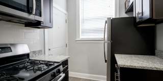 1112 W Glenlake Ave Gallery 7