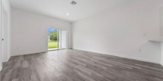 Charming 3BR Duplex in Lehigh Acres Gallery 21