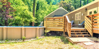 FURNISHED: Modern 6 Bdrm (7 beds) Home with BBQ, Foosball, HotTub & Private Pool - Close To Airport&Downtown Gallery 47